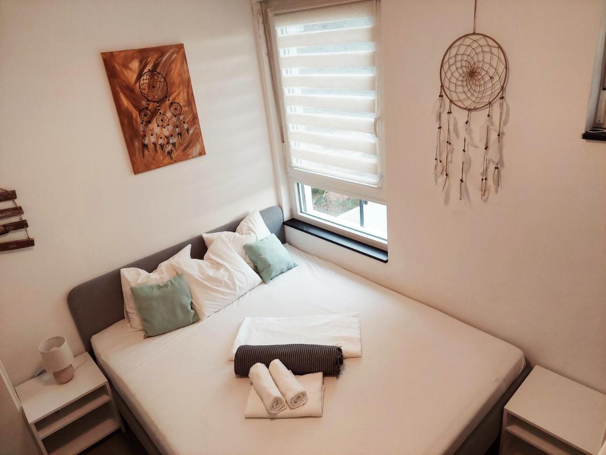 Newhome Nicole Premantura Buitenkant foto
