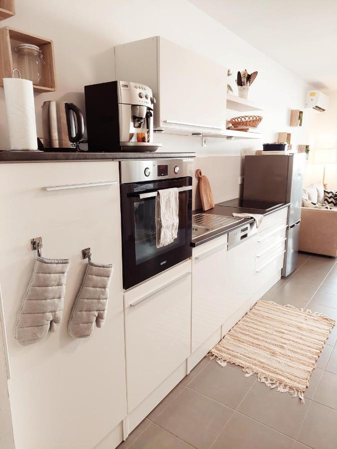 Newhome Nicole Premantura Buitenkant foto