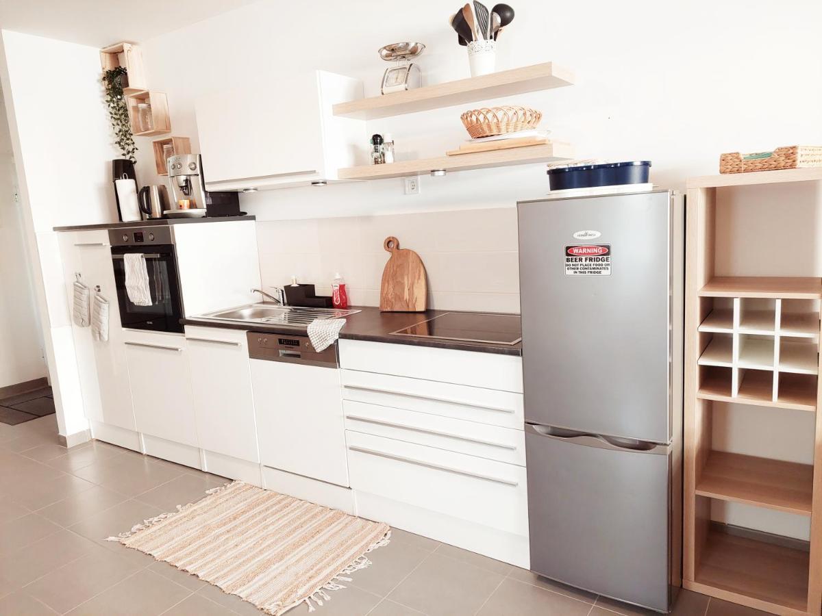 Newhome Nicole Premantura Buitenkant foto