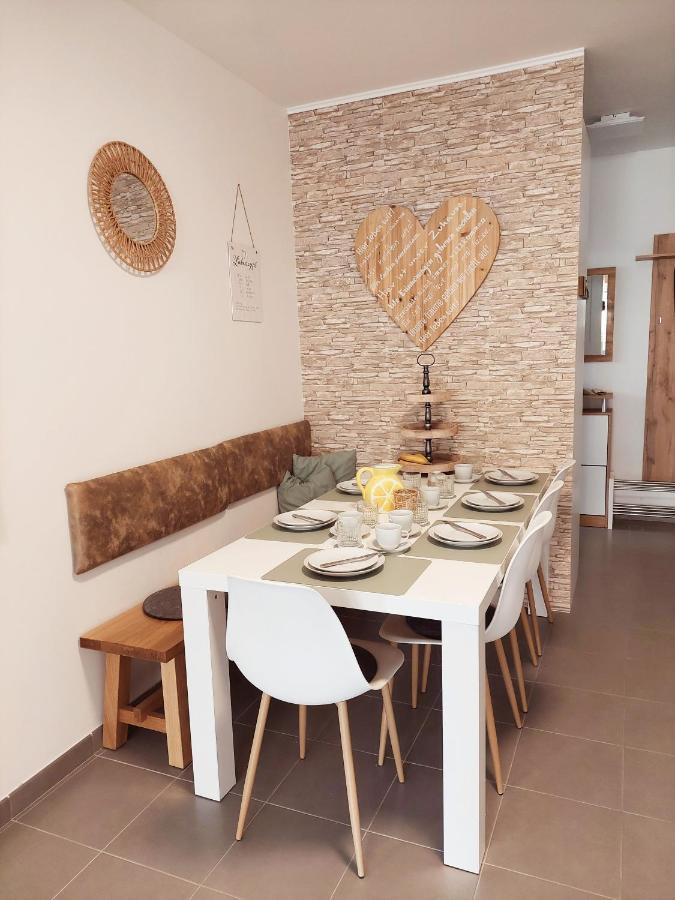 Newhome Nicole Premantura Buitenkant foto