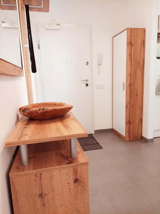 Newhome Nicole Premantura Buitenkant foto