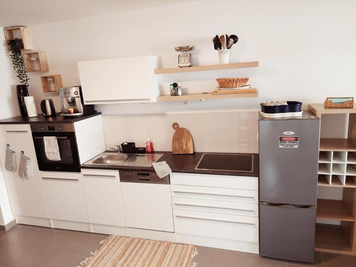 Newhome Nicole Premantura Buitenkant foto